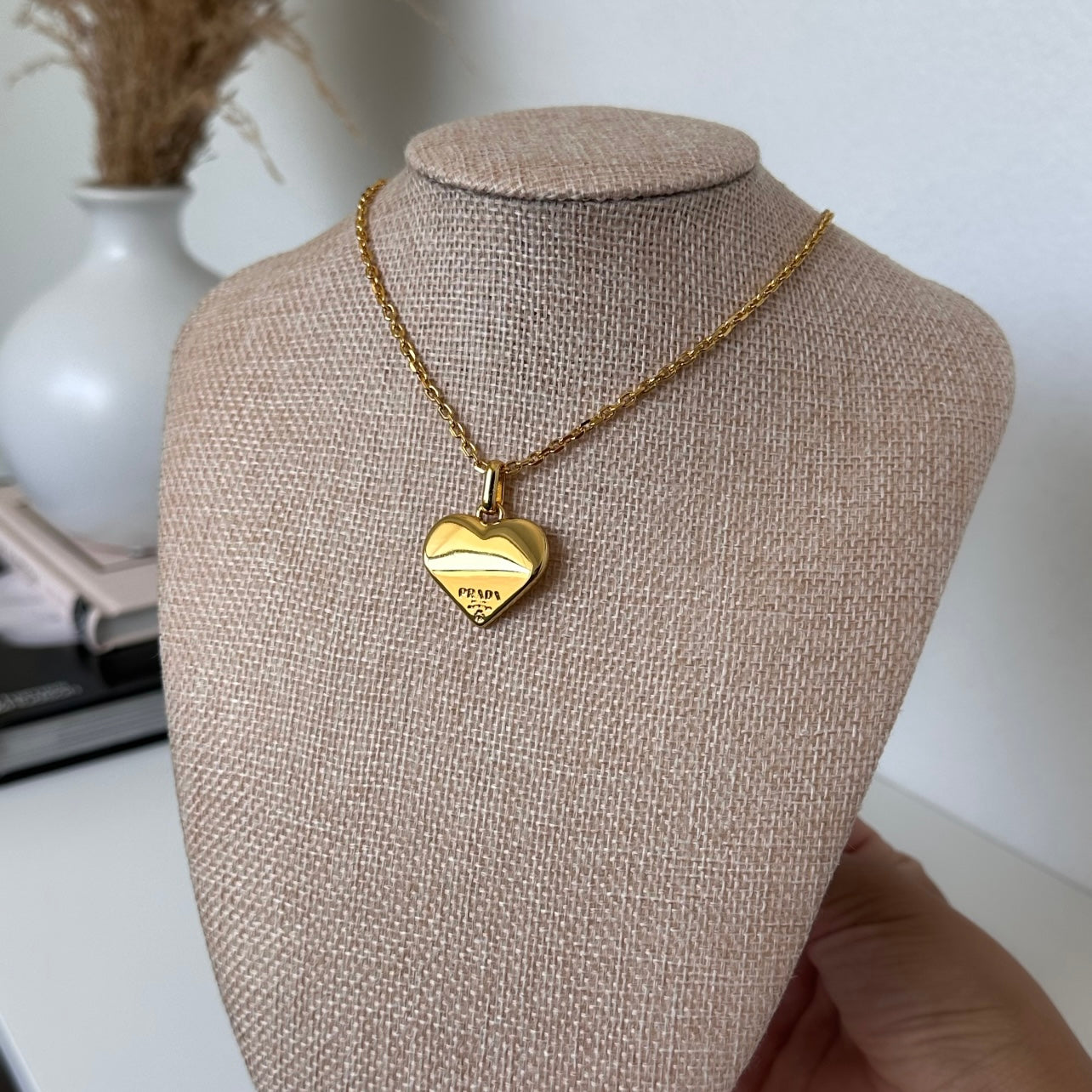 EMILIA HEART NECKLACE
