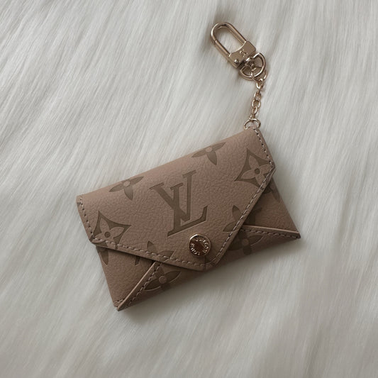 ZARA KEYCHAIN - BEIGE