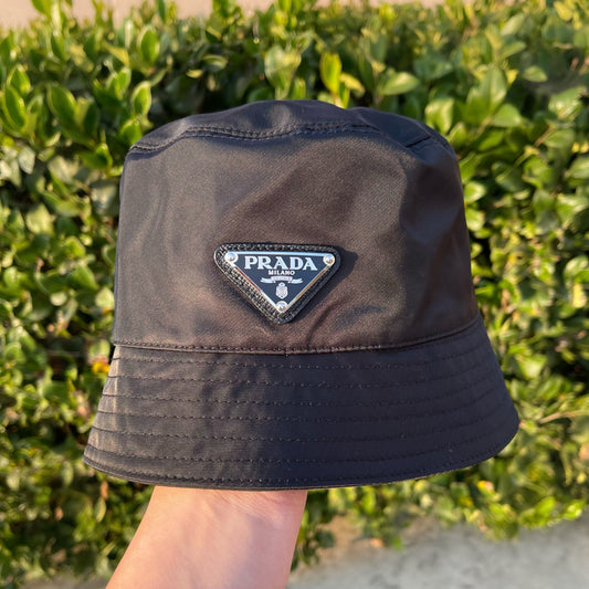 PEONY BUCKET HAT - BLACK